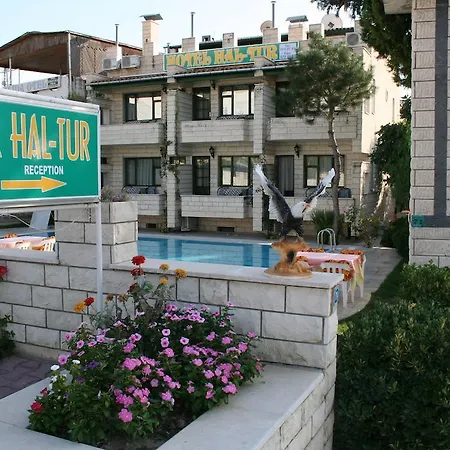 Hal-tur Hotel 3*