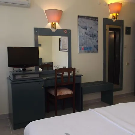 Hal-tur Hotel 3*