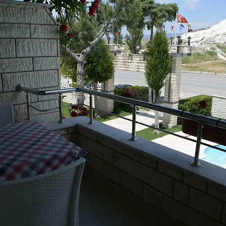 Hal-tur Hotel 3*